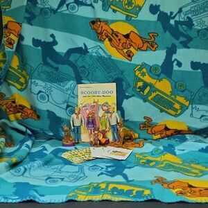 Scooby-Doo Kids Toy Set with Throw Blanket 59x38